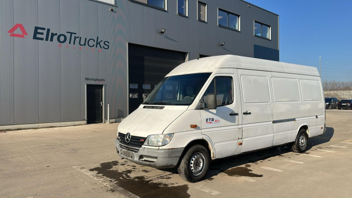 Mercedes-Benz-Sprinter-