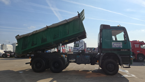 Mercedes-Benz--Actros 3331