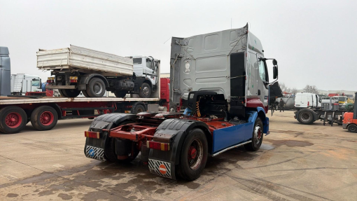 Renault--Premium 400