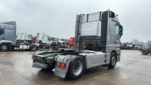 Mercedes-Benz--actros 1844