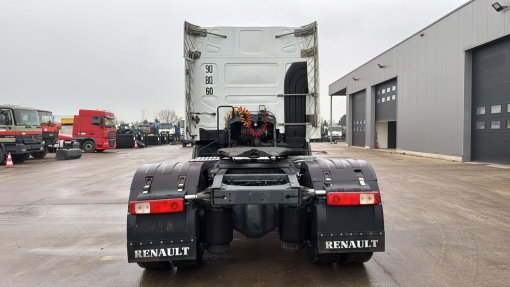 Renault--Premium 450