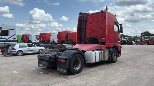 Volvo--FH 440