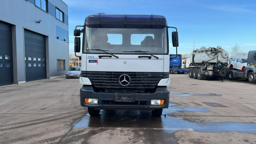 Mercedes-Benz--Actros 1831