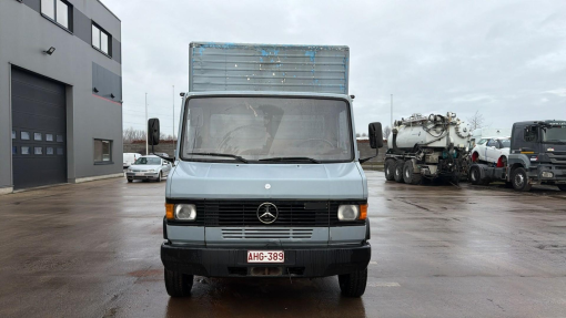 Mercedes-Benz--Vario 609D