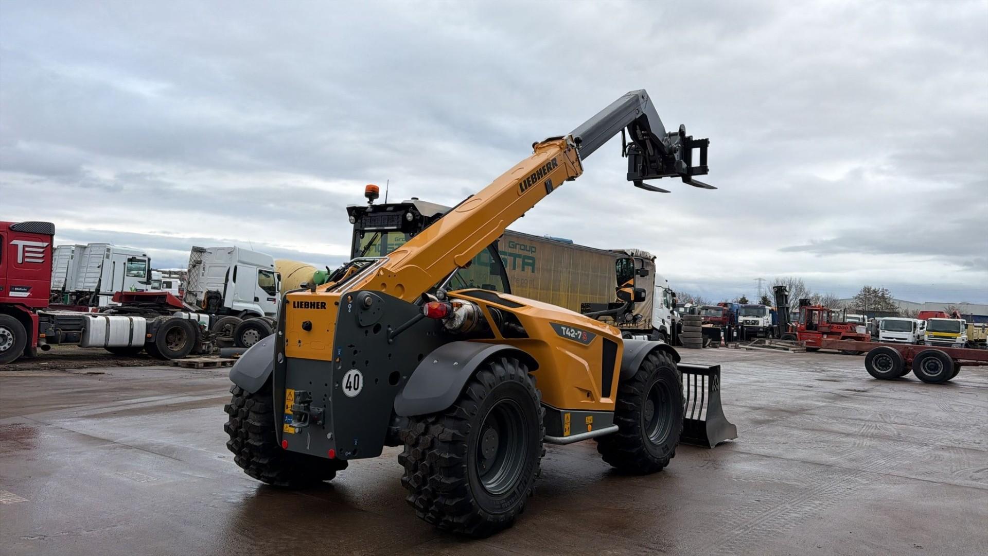 Liebherr T42-7S