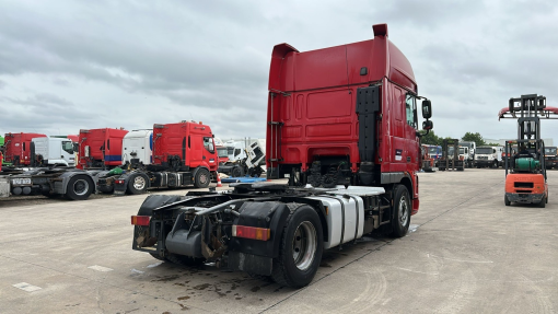 DAF--105 XF 460