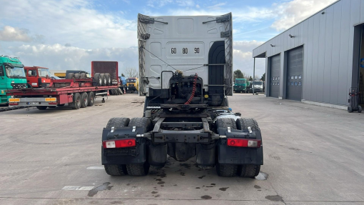 Renault--Premium 450 DXI