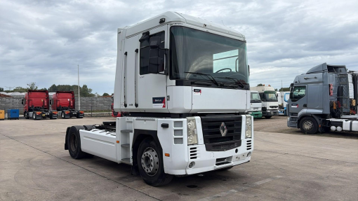 Renault--Magnum 440 DXI