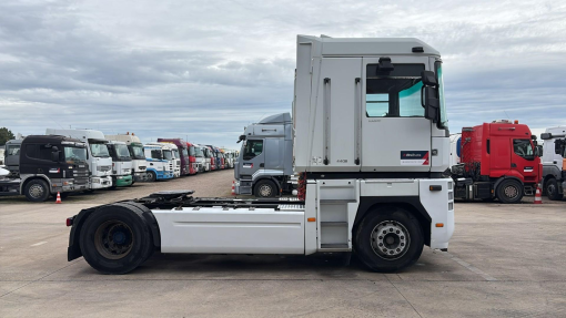 Renault--Magnum 440 DXI