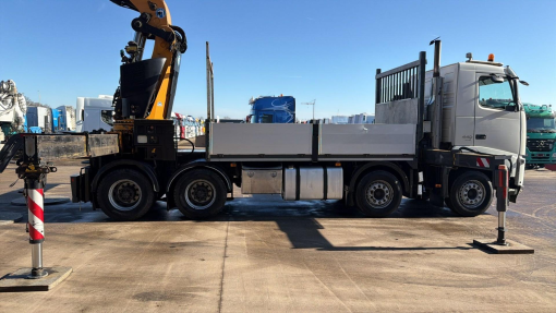 Volvo--FH 440