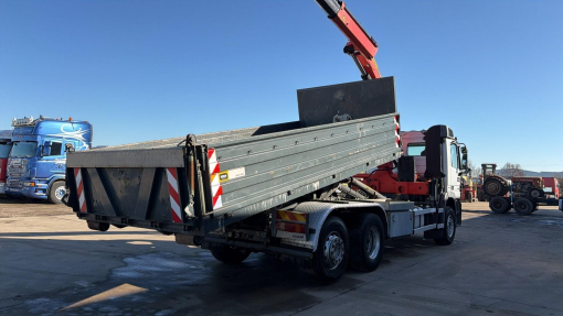 Mercedes-Benz--Actros 2532