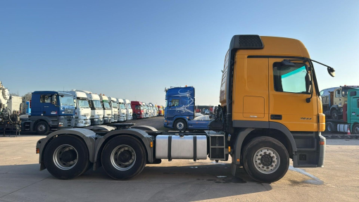 Mercedes-Benz--Actros 2644
