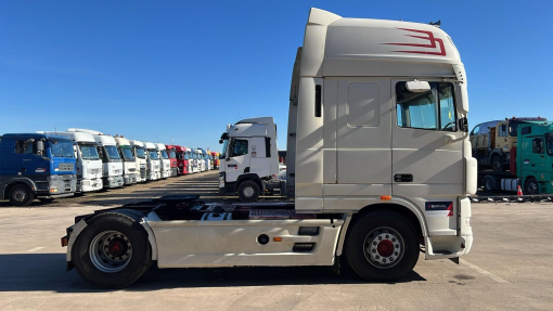 DAF--105 XF 460