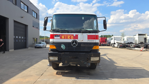 Mercedes-Benz--Atego 1823