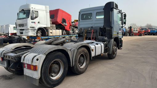 Mercedes-Benz--Actros 2646
