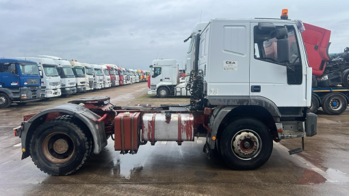 Iveco--Eurotrakker 440 E 42